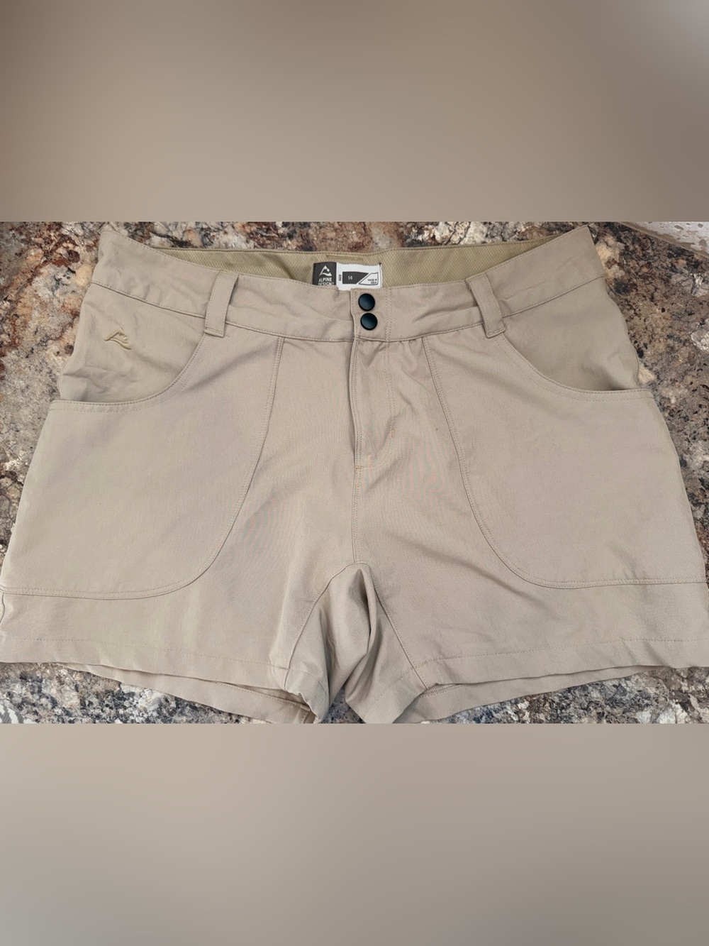 Women’s Alpine Performance Shorts size 12
